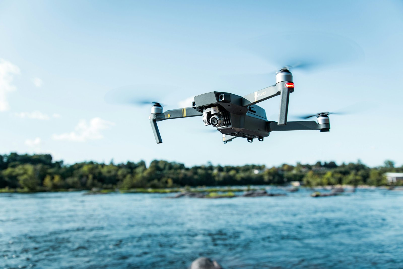 A Nova Era do Uso de Drones para Gravar ou Emitir Figuras a Lazer